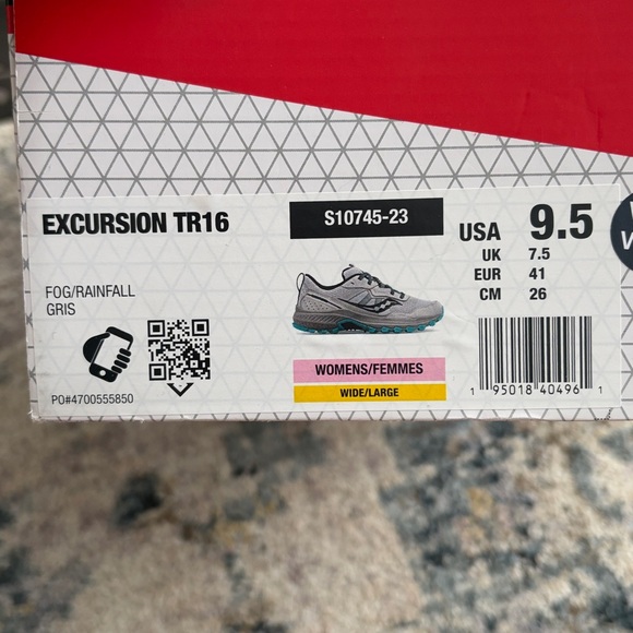 Saucony sneakers - Picture 3 of 3